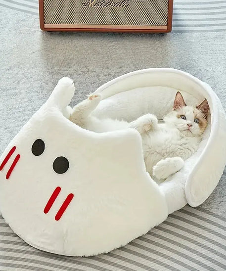 PatiYuvasi™ – Terlik Peluş Kedi Yatağı 🤍🐱 patiyuvasi