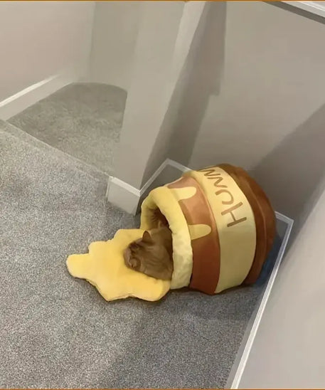 🐾 PatiYuvası™ – Bal Kovanı Pelüş Kedi Yatağı patiyuvasi