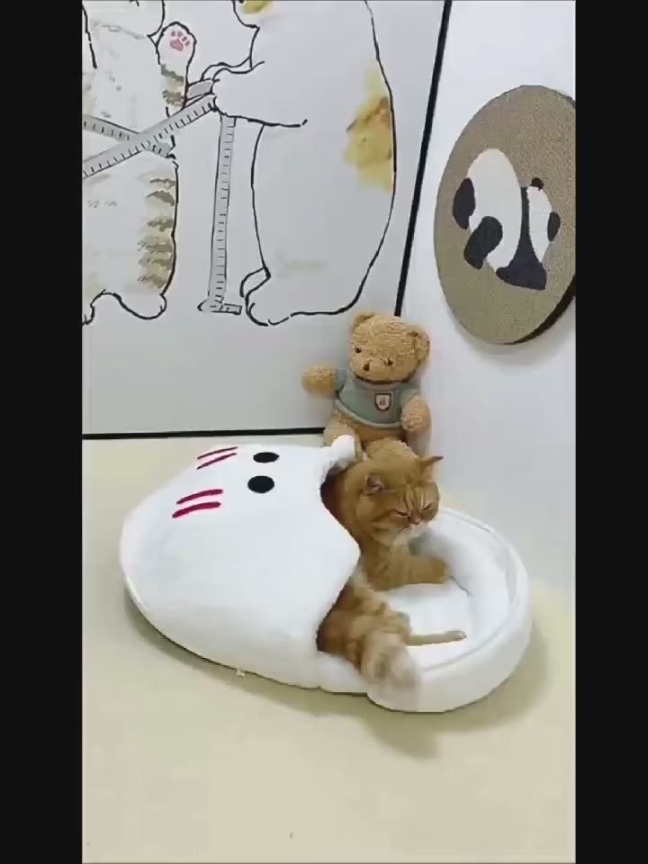 PatiYuvasi™ – Terlik Peluş Kedi Yatağı 🤍🐱
